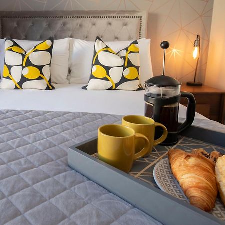 Elliot Oliver - Modern 2 Bedroom Town Centre Apartment Челтенхам Экстерьер фото