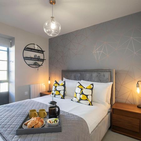 Elliot Oliver - Modern 2 Bedroom Town Centre Apartment Челтенхам Экстерьер фото