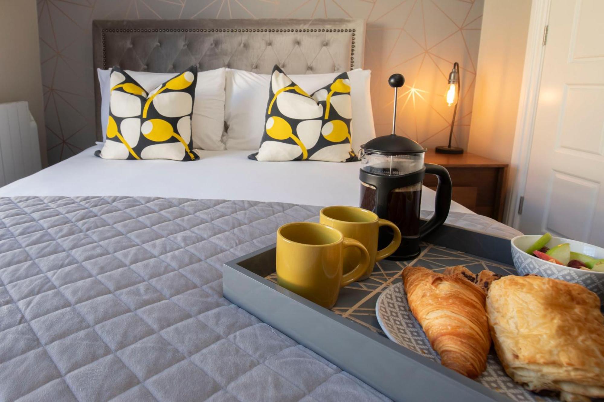 Elliot Oliver - Modern 2 Bedroom Town Centre Apartment Челтенхам Экстерьер фото