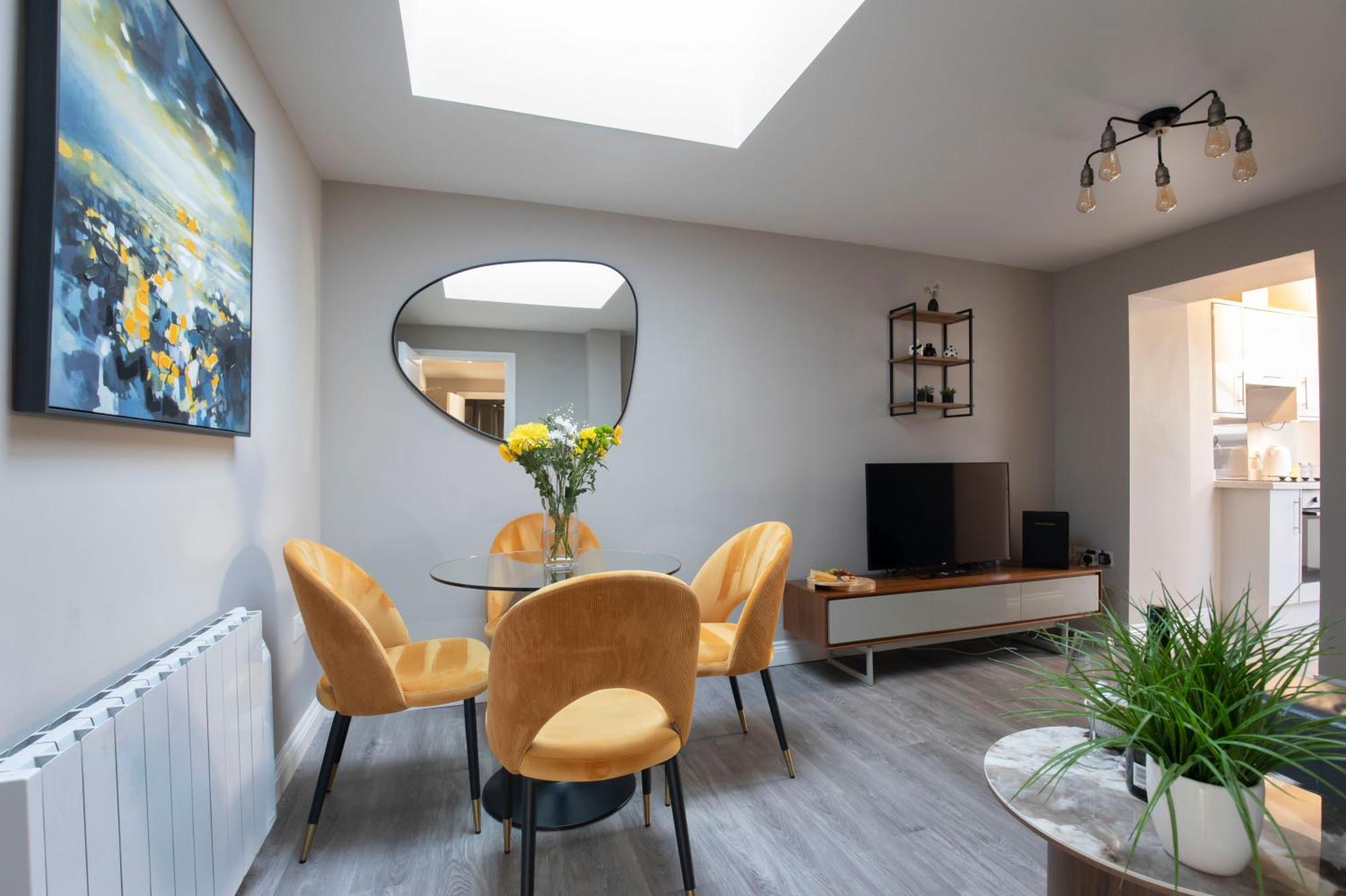 Elliot Oliver - Modern 2 Bedroom Town Centre Apartment Челтенхам Экстерьер фото