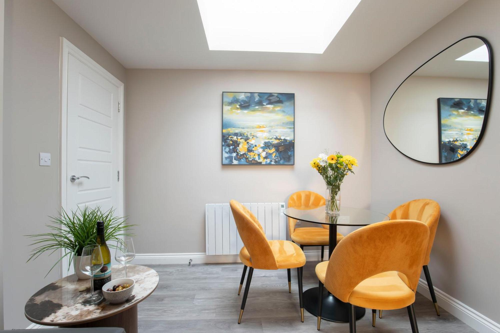 Elliot Oliver - Modern 2 Bedroom Town Centre Apartment Челтенхам Экстерьер фото